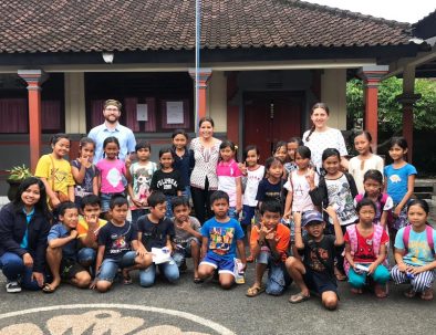 Engelskundervisning för barn mellan 7–11 år på Bali